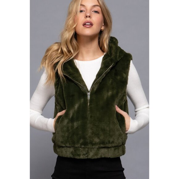 NWT Hoodie Faux Fur Vest with Pockets, Zip Up, Soft, Cozy, Warm, Olive Green - Picture 4 of 5